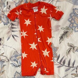 Hanna Andersson Orange Star Short-Sleeve Zipper Romper 2T